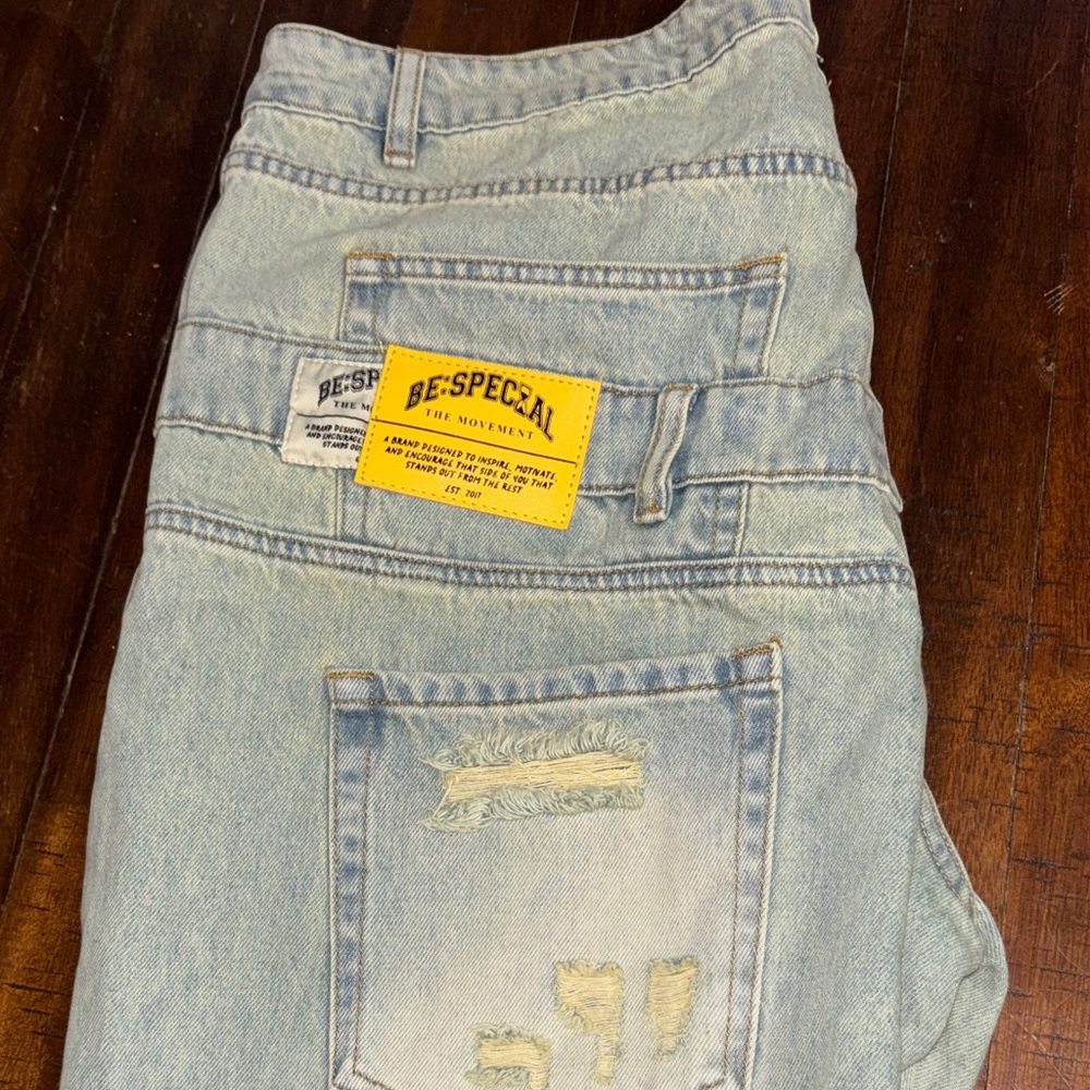 Express Light Wash Men's Relaxed Jeans